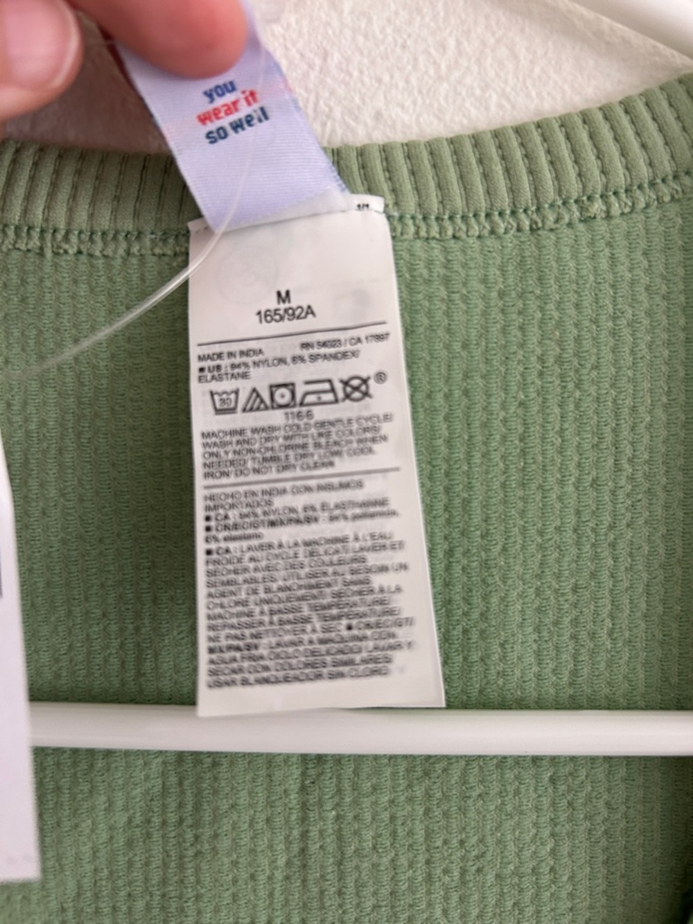Old Navy Exhale Seamless Fitted Rib T-Shirt Medium NWT - Picture 3 of 3